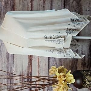 NEW LEAF GARLAND GRAY EMBROIDERED OPEN FRONT KIMONO